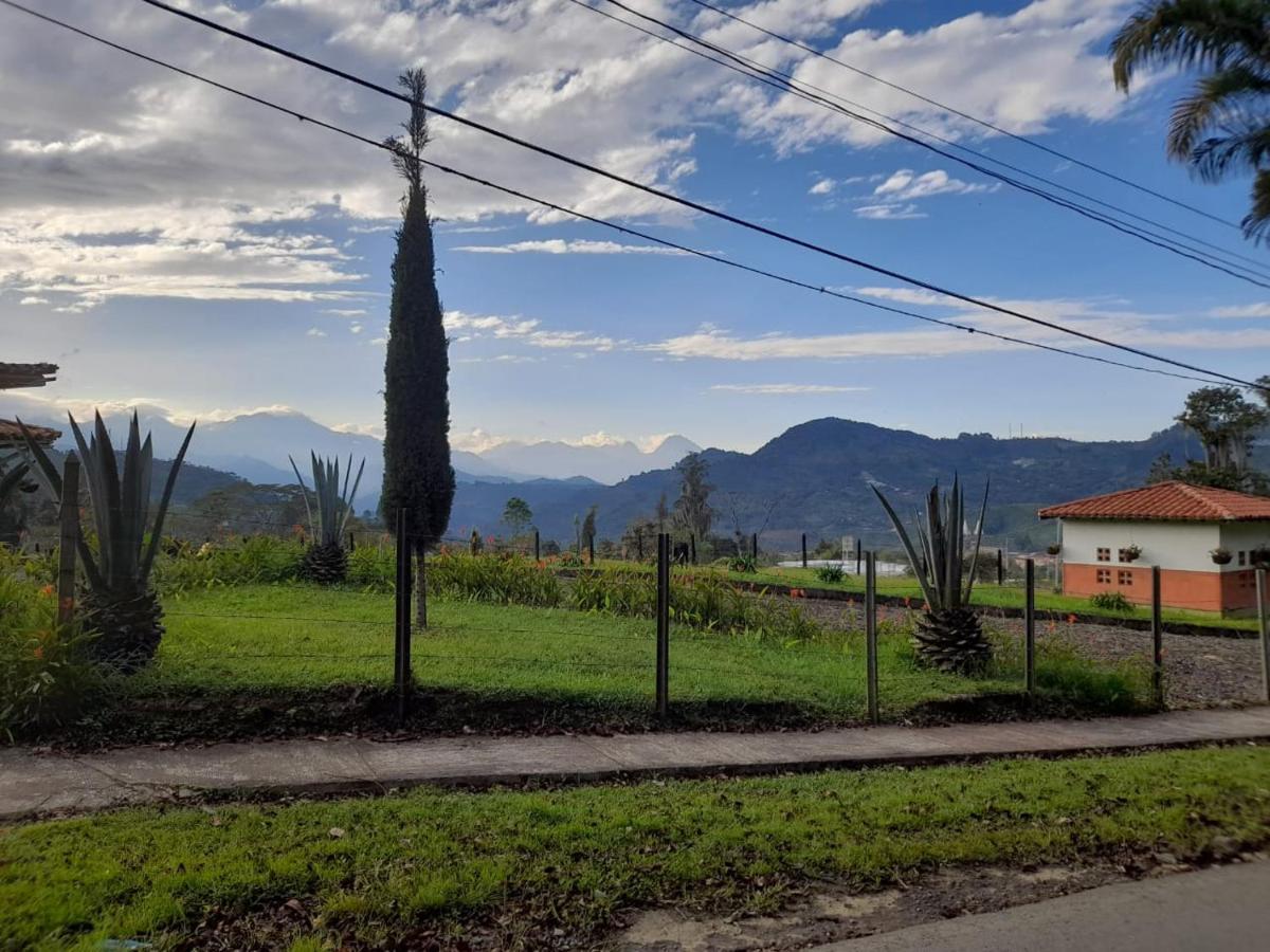 Hotel Vista Farallones Jardin Exterior photo